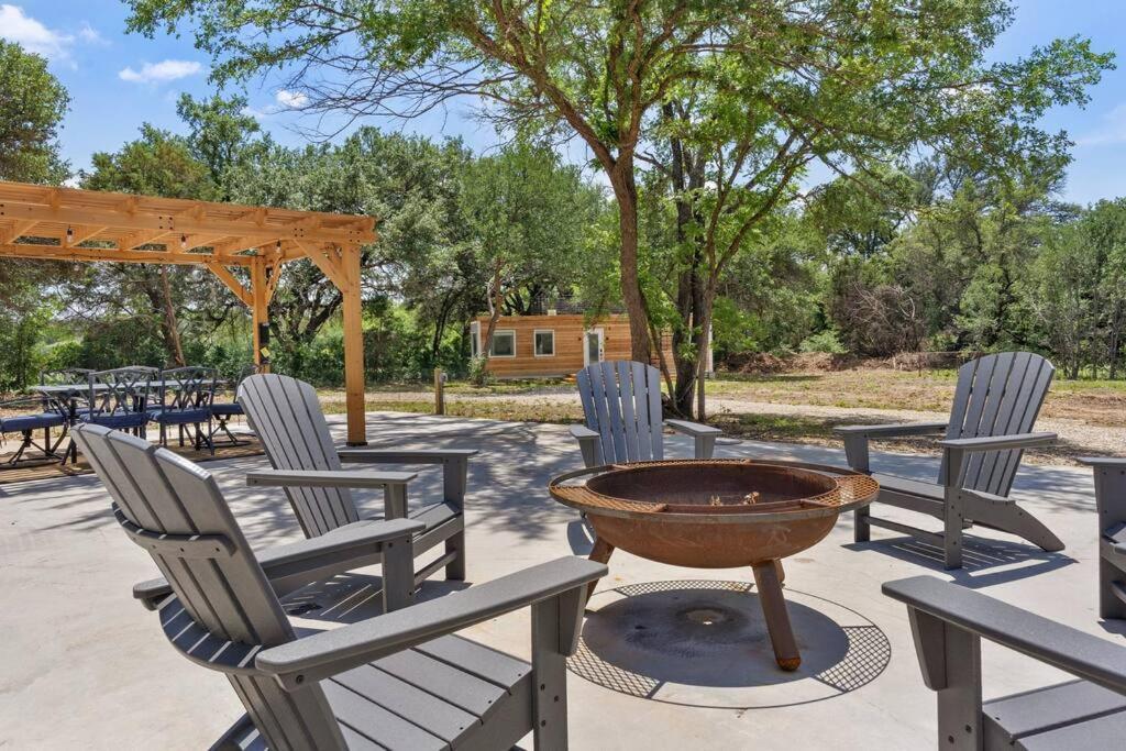 The Lonely Bull Luxury Container Home On 5 Acres Weatherford Exterior foto