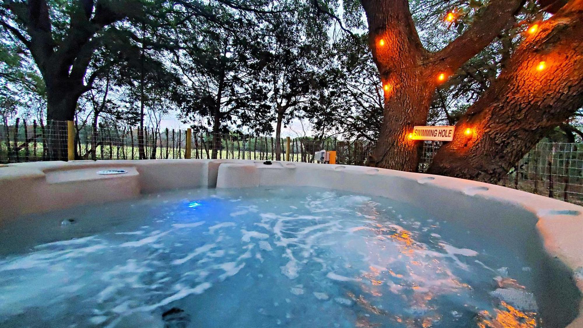 The Lonely Bull Luxury Container Home On 5 Acres Weatherford Exterior foto
